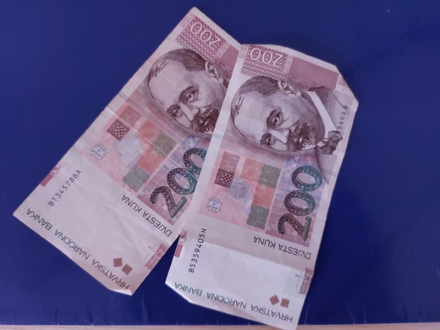 Spomenik euro prevari